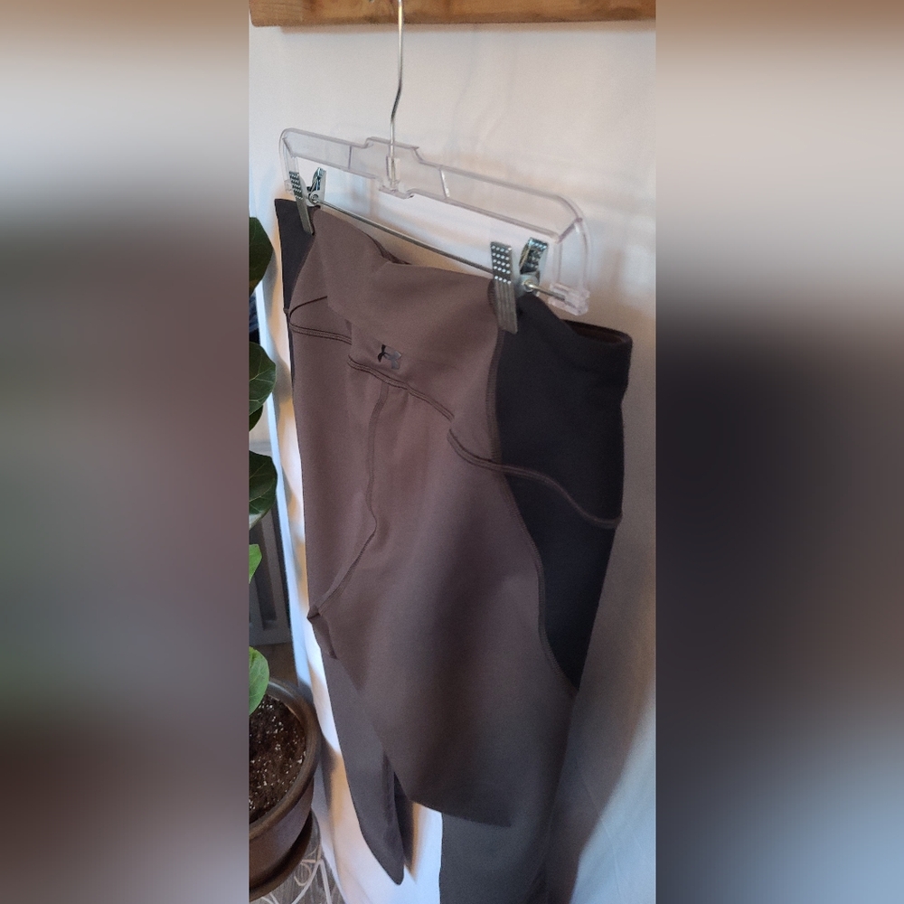 SOLD NWOT Under Armour Gray Leggings - size XL - Picture 8 of 11